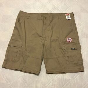 Wrangler Outdoor relaxed fit‎ tan cargo shorts size 46